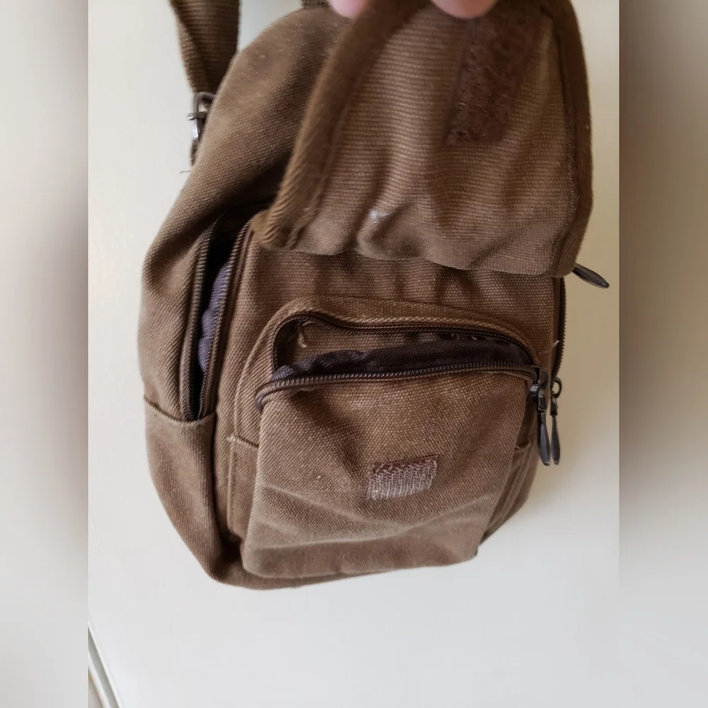 Westend shoulder bag..Multiple zipper pouches - Picture 2 of 4